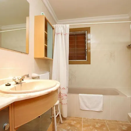 Schoene In Mit Beheiztem Pool By Interhome