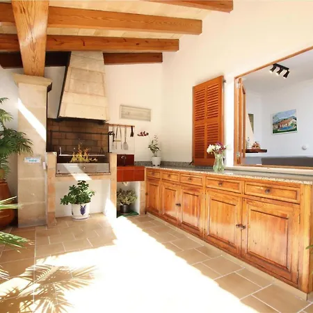 Schoene In Mit Beheiztem Pool By Interhome