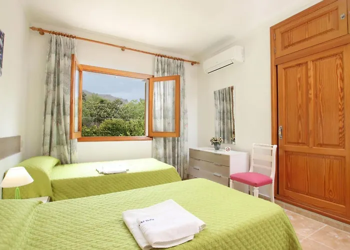 Schoene In Mit Beheiztem Pool By Interhome