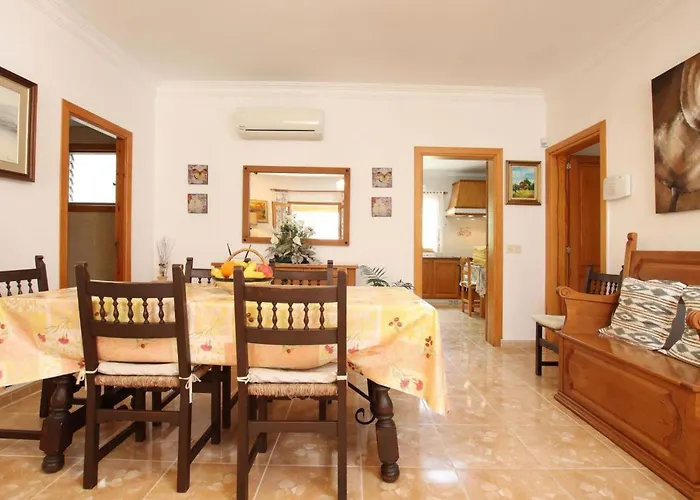 Schoene In Mit Beheiztem Pool By Interhome Hébergement de vacances Pollença