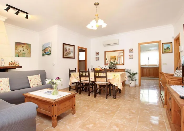 Schoene In Mit Beheiztem Pool By Interhome