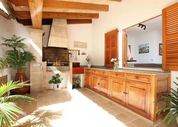 Schoene In Mit Beheiztem Pool By Interhome